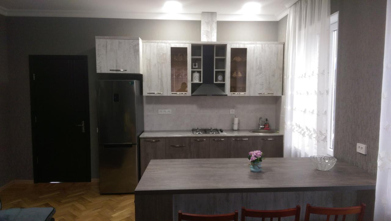 מלון קוטאיסי Doors מראה חיצוני תמונה